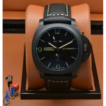 沛纳海（Panerai）万年历星辰显示自动机械腕表