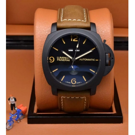 沛纳海（Panerai）万年历星辰显示自动机械腕表